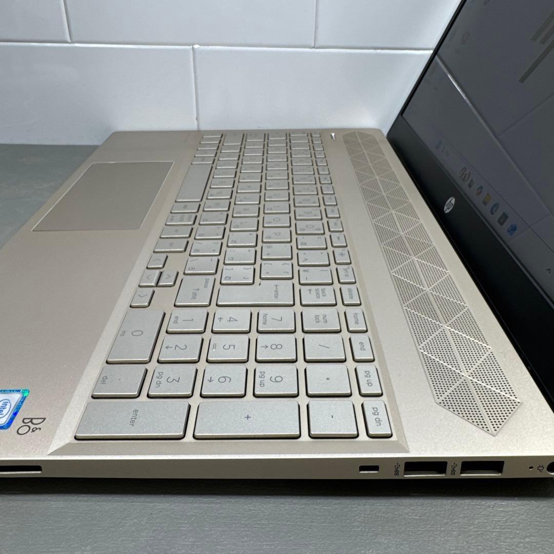 【希少】HPセラミックホワイト☘8世代i5☘NVMe256+HDD1TB☘️