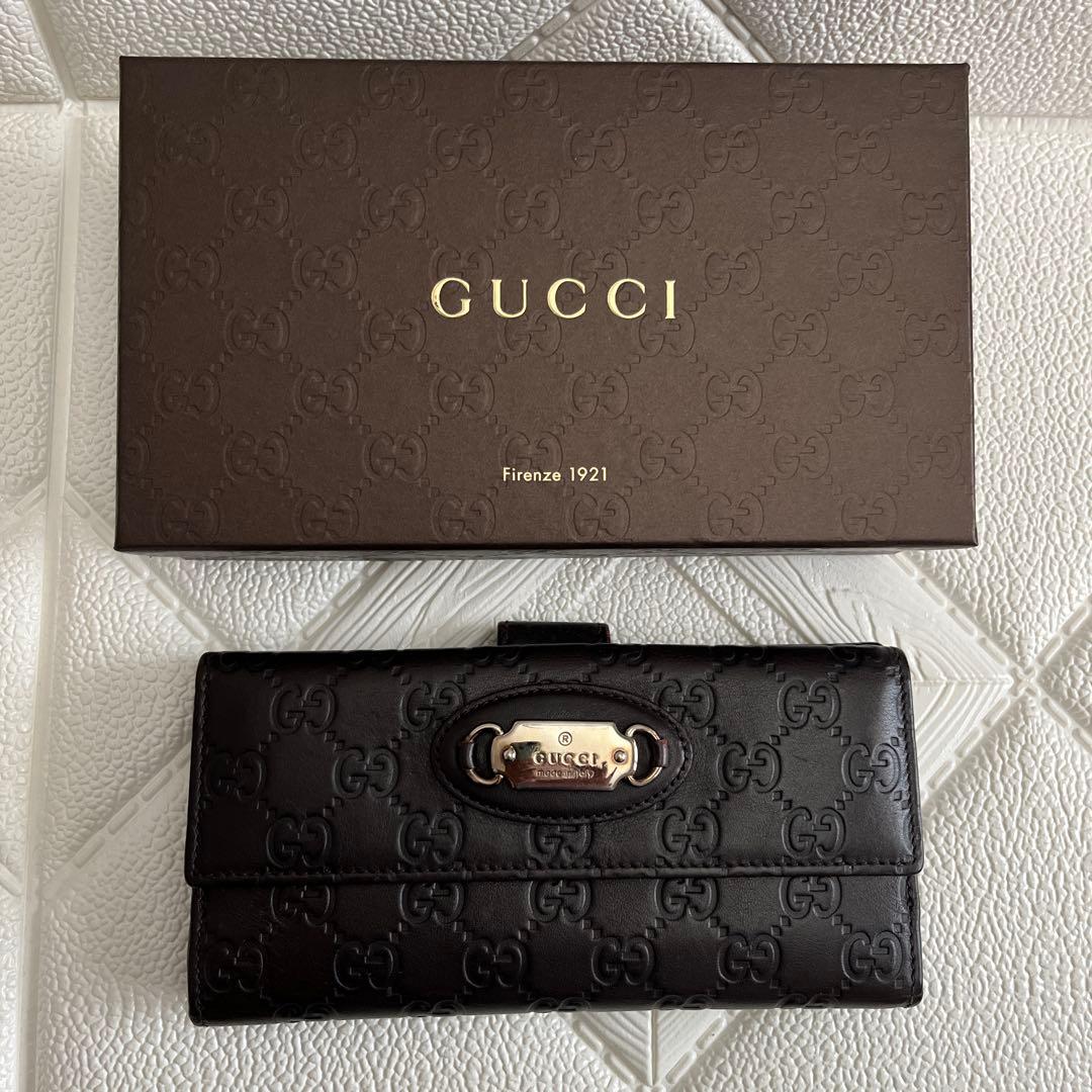 GUCCI 財布　ブラウンレザー 二つ折り財布　型押し