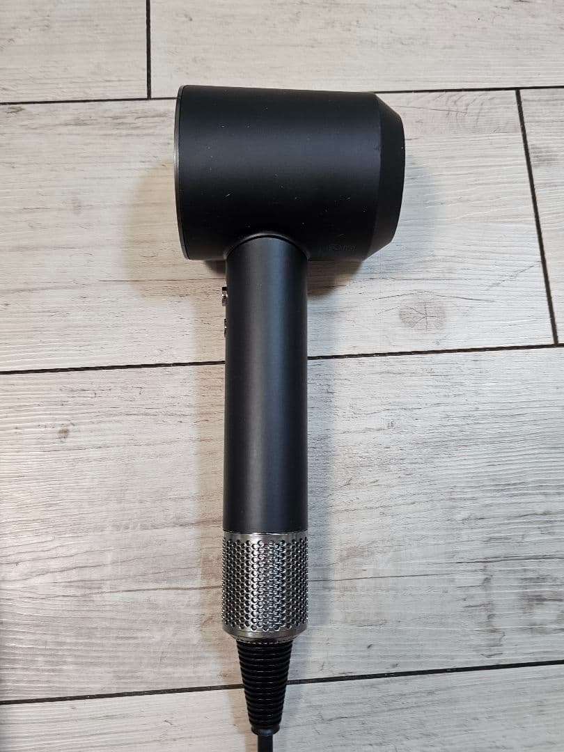 週末数量限定　ダイソン　メンテナンス済み　dyson hd08　ブラック　保証付