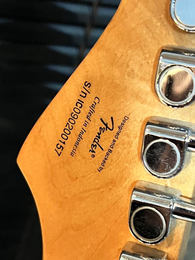 Squire Stratcaster Deluxe white ストラト エレキ