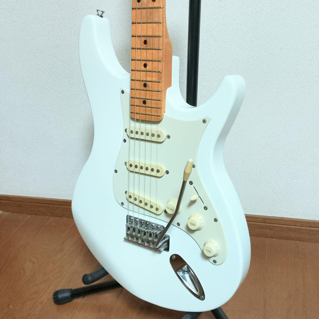 BEHRINGER　iAXE393　USB端子付き 　エレキギター　弦は新品！