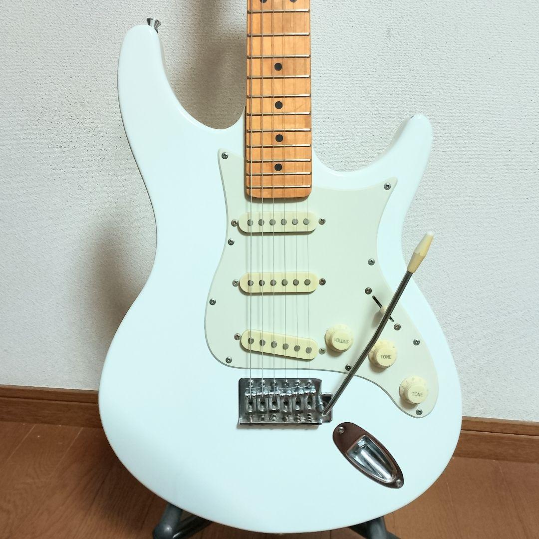 BEHRINGER　iAXE393　USB端子付き 　エレキギター　弦は新品！