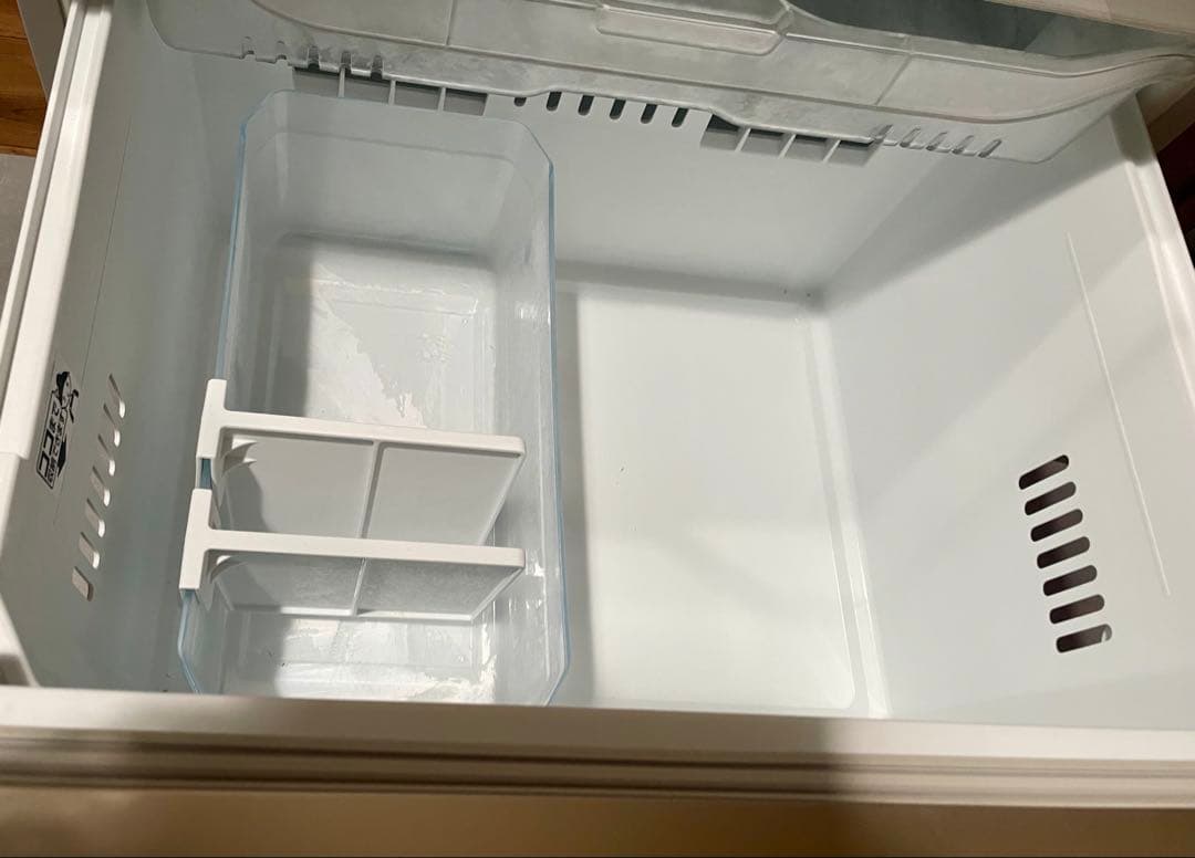 【値下げ】東芝 GR-M470GW (ZC) 冷蔵庫 家族用5ドア