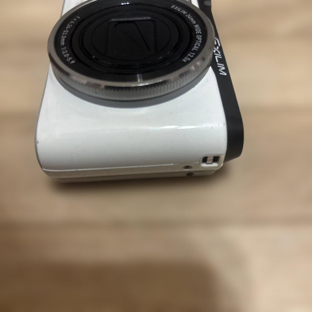 CASIO EXILIM EX-FC300S ホワイト