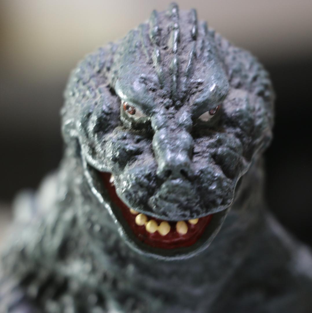 ゴジラ（１９６２年キンゴジ版）フィギャー　全高：約２７㎝　完成品　中古品