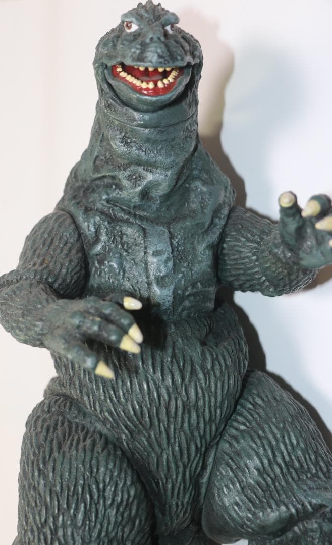 ゴジラ（１９６２年キンゴジ版）フィギャー　全高：約２７㎝　完成品　中古品