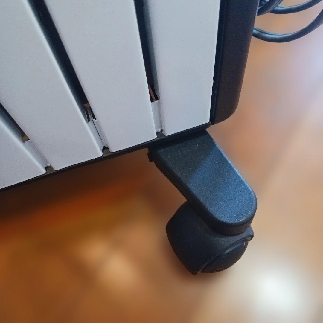リモコン付き⭐DeLonghi オイルヒーター 縦型
