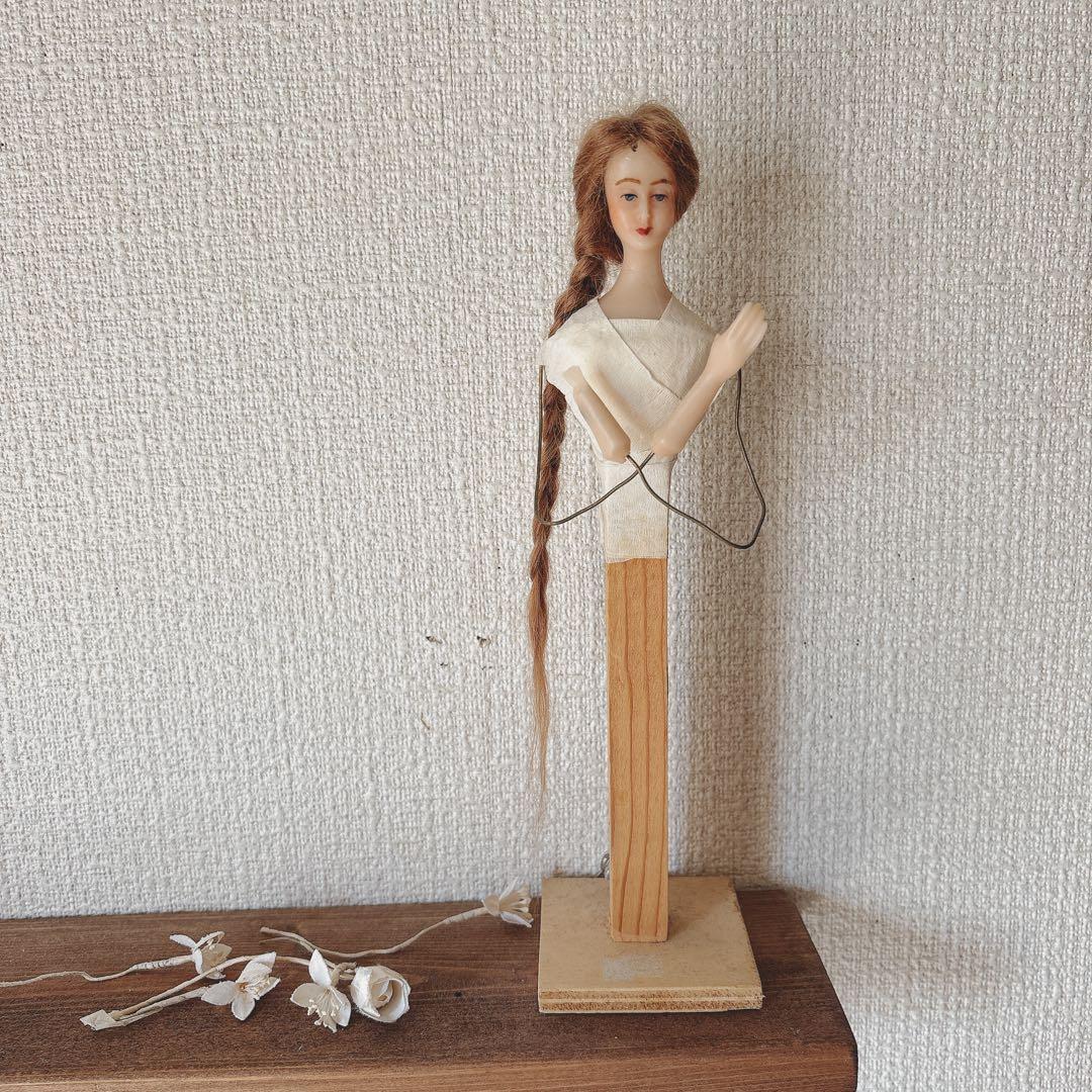 手の欠けたワックスドール　聖品　アンティーク　ブロカント　フランス