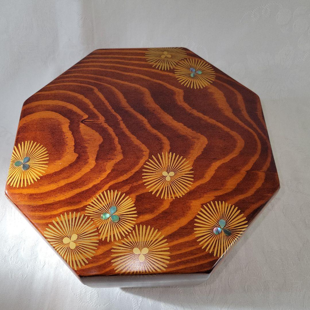 上杉満樹作　松摺漆唐松蒔絵　食籠