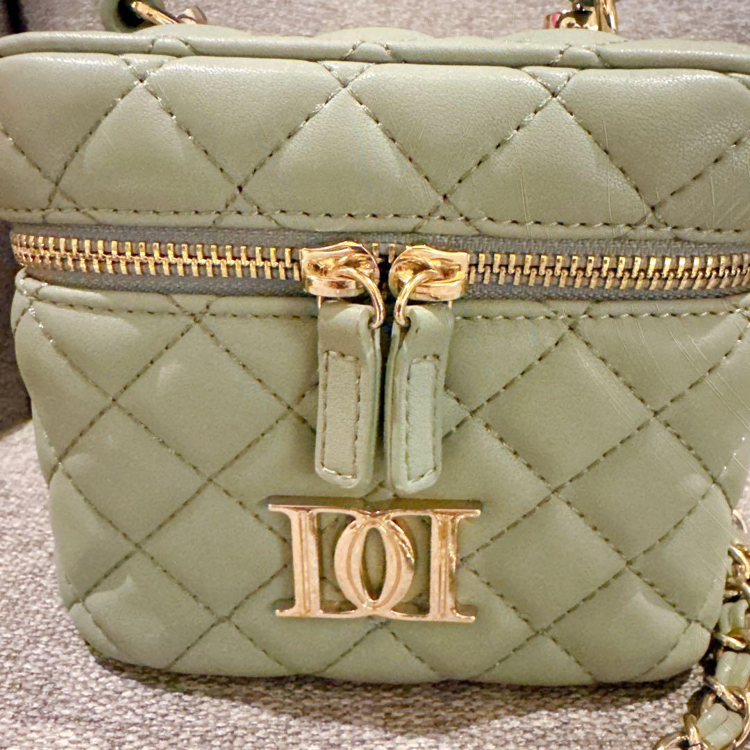 ダーリッチ 【ゴールドパーツ】キルティングスクエアミニバッグ