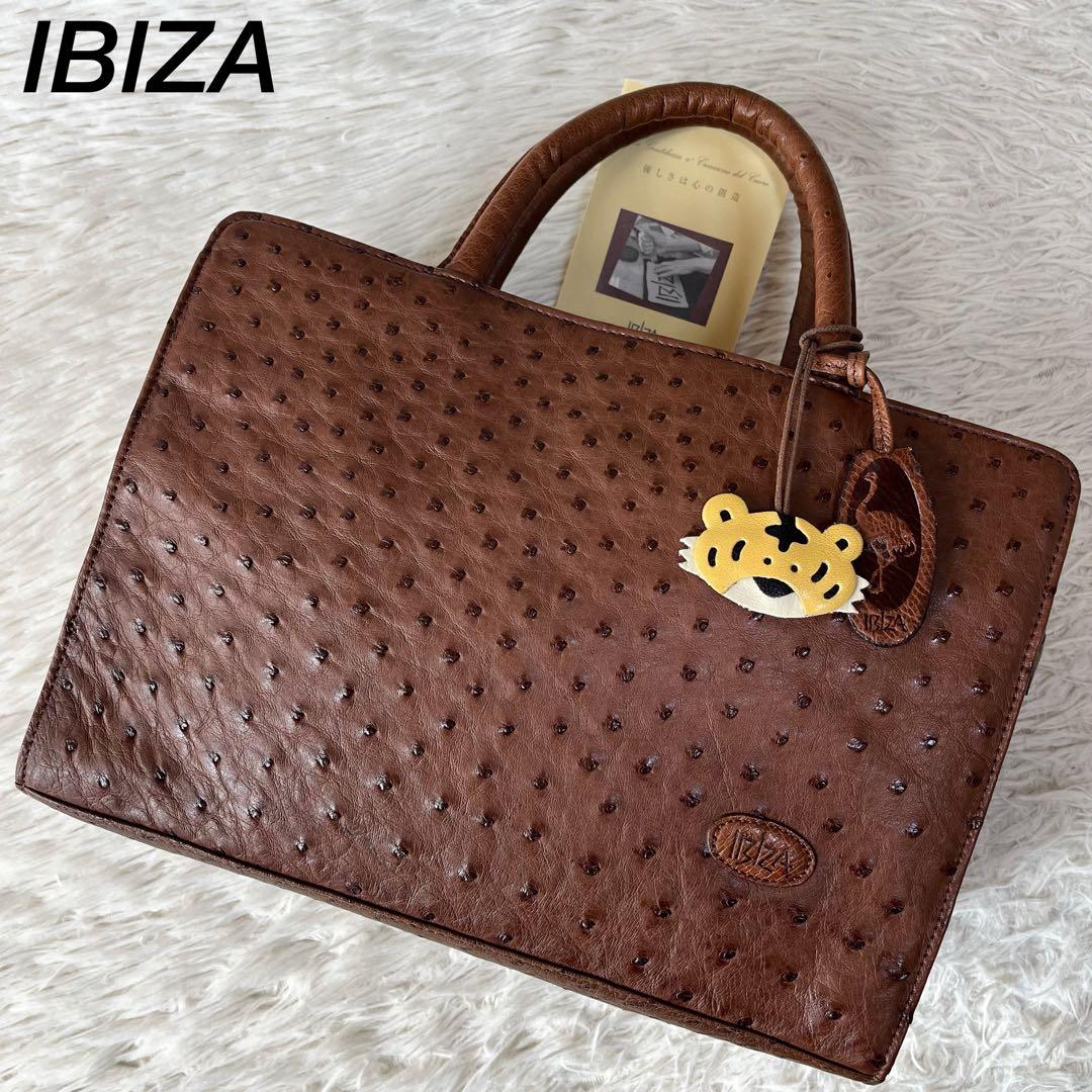 【新品未使用】イビサ　とらチャーム付き　オーストリッチ　ハンドバッグ