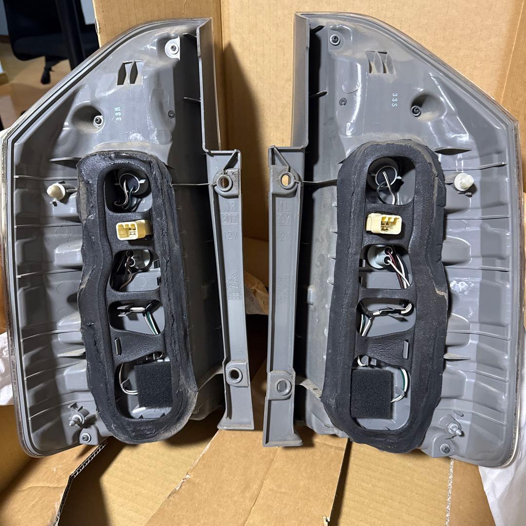 トヨタノア　70系後期　クリアテール左右セット