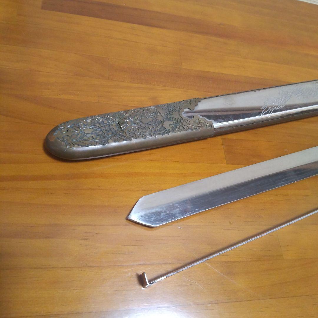 中国剣 装飾的な武器 赤い宝石付き