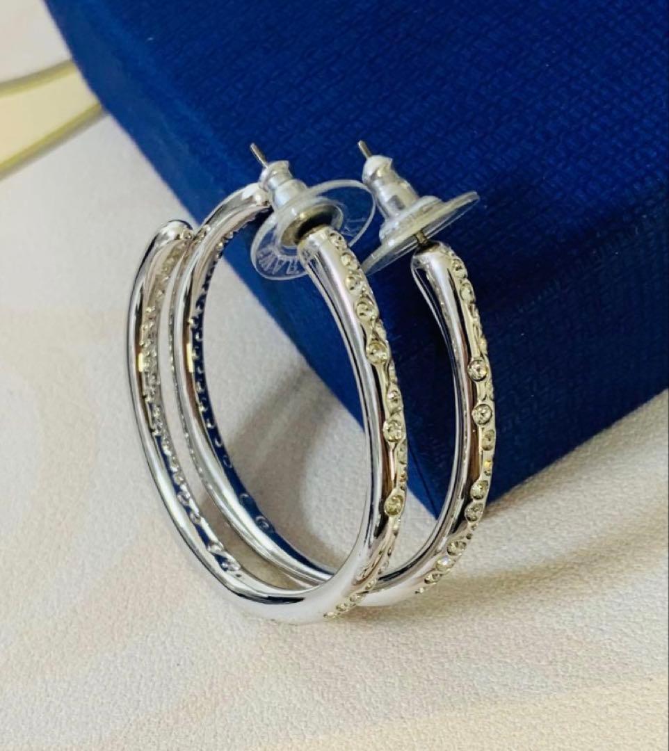 ぼたん　スワロフスキー Lucent ピアス　&ホワイトフープピアス