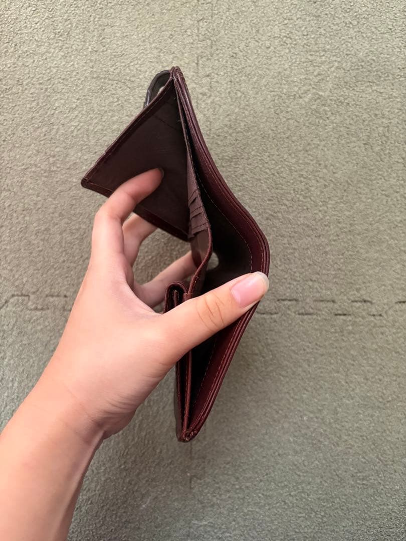 【匿名配送】ダークブラウン レザー 二つ折り財布　ユニセックス