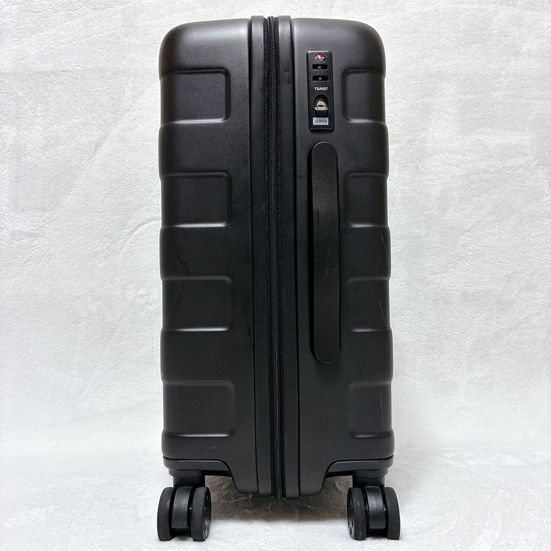 無印良品 スーツケース ブラック　4輪　ハードケース 36リットル