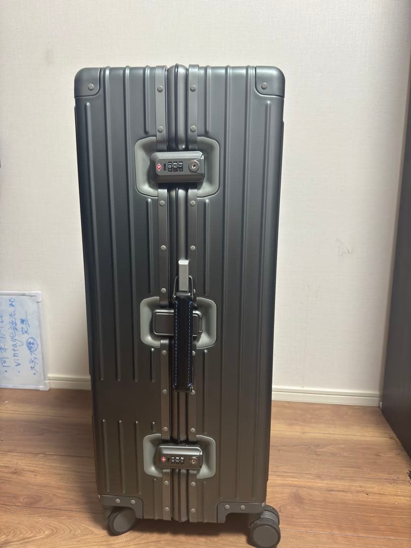 早い者勝ち。イノベーター アルミスーツケース ガンメタ 96L