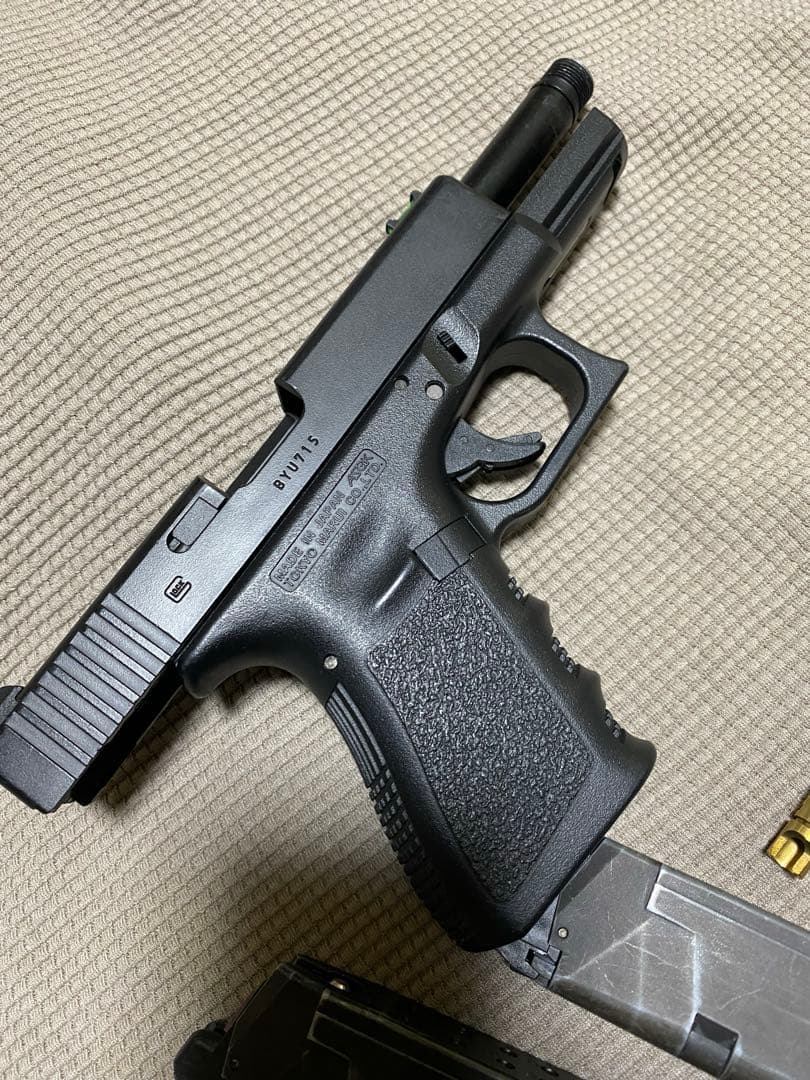東京マルイGlock 19 ガスハンドガンマガジン2個付き