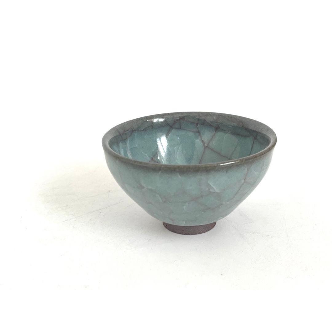 陶印あり　青磁　盃　ぐい呑　酒器　酒杯　貫入　箱なし