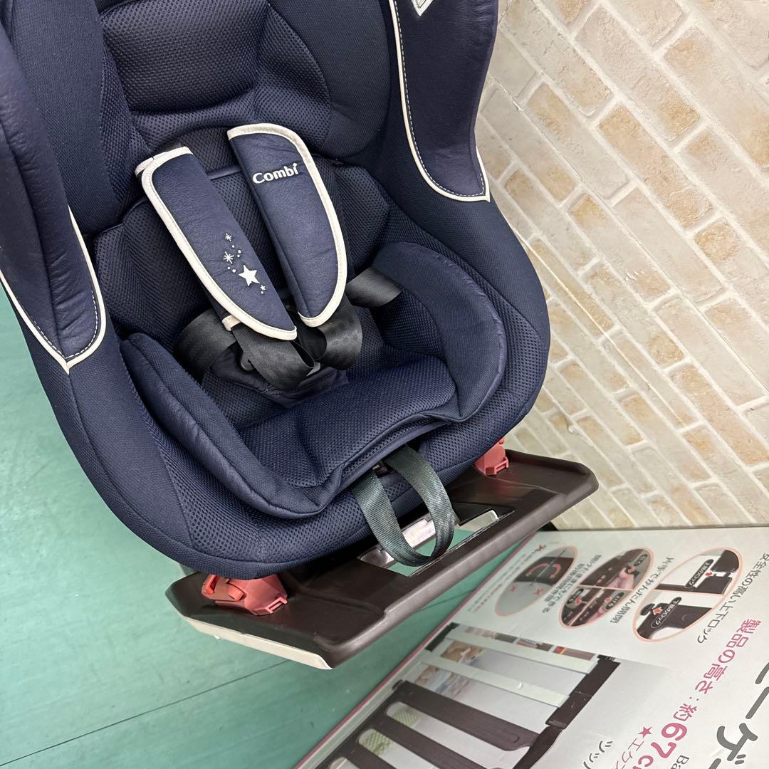 コンビ　クルムーヴ　シンプルライト　チャイルドシート 回転式　新生児から