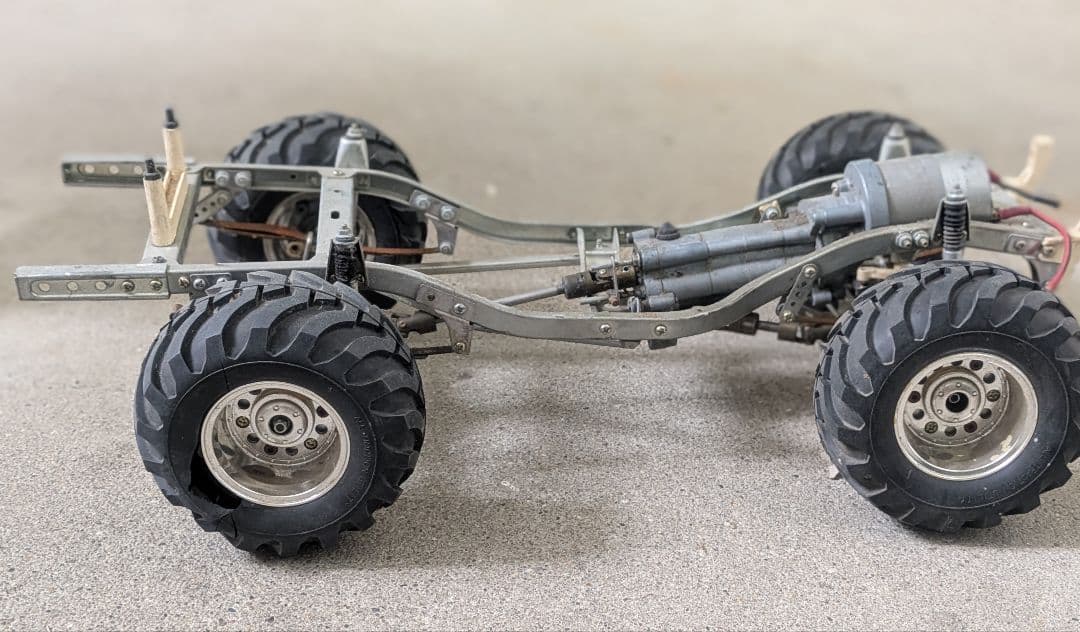 当時物3台セット/エンジンカー2台/ ラジコン1台/ ラクダバッテリー/シャーシ