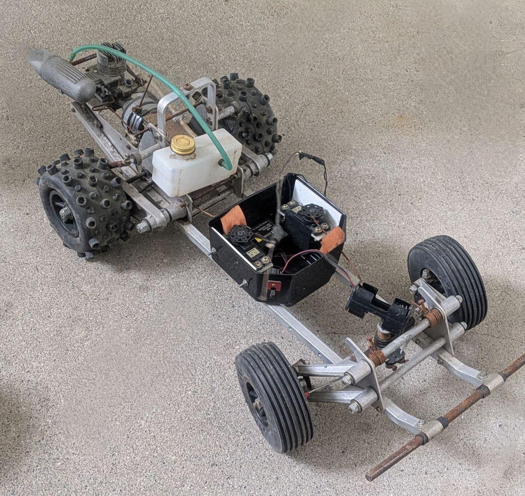 当時物3台セット/エンジンカー2台/ ラジコン1台/ ラクダバッテリー/シャーシ