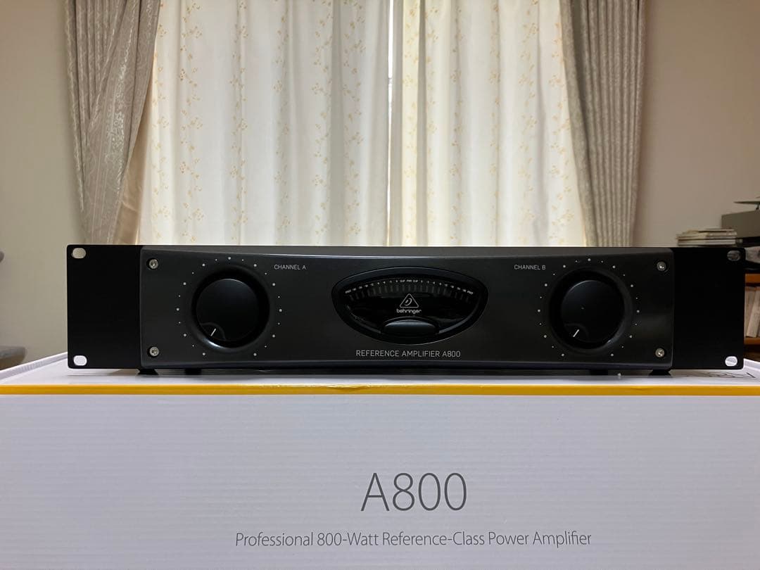 Behringer A800 パワーアンプ 800W