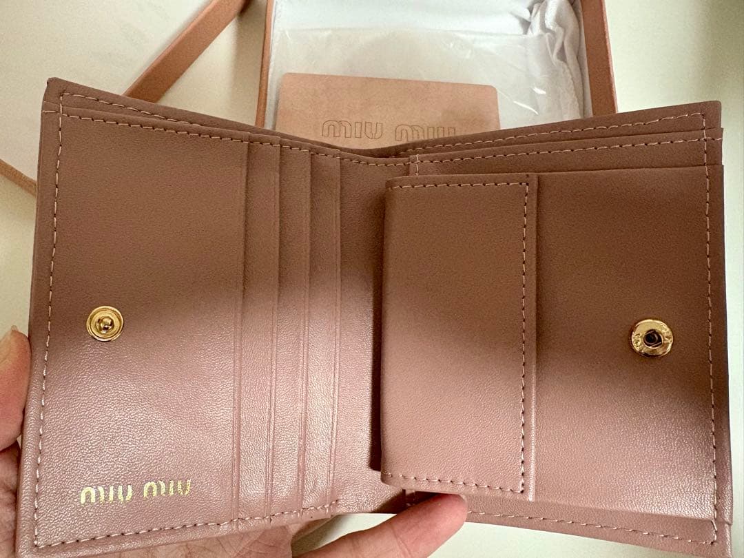miu miu マテラッセ 財布 ピンク