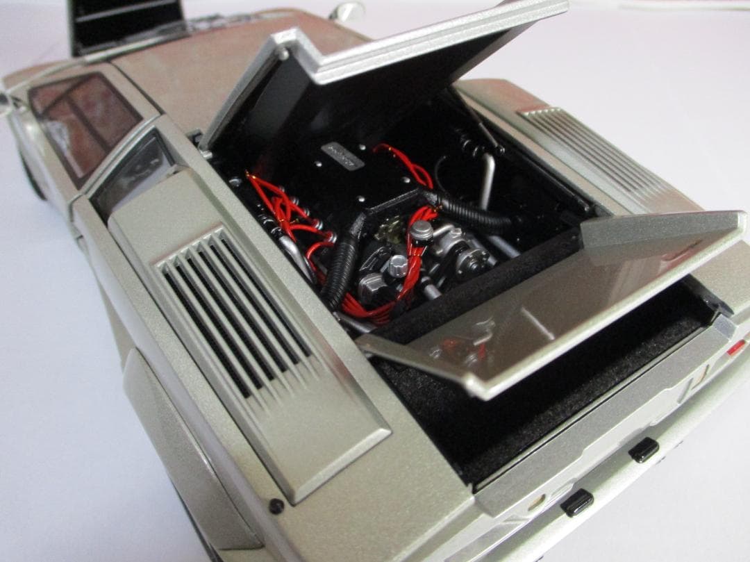 オートアート　1/18 ランボルギーニカウンタック 25th アニバーサリー