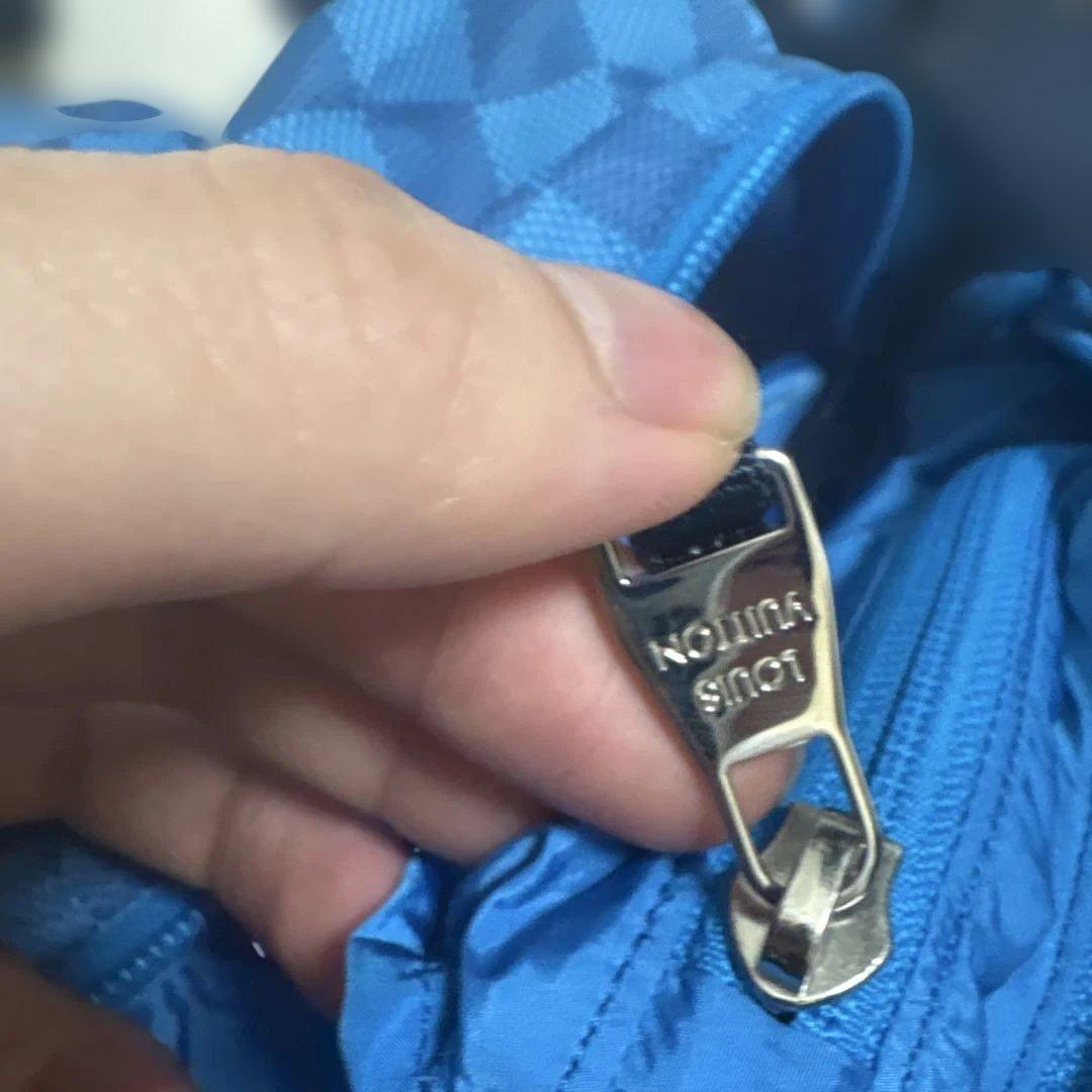 青いチェック柄ボストンバッグ