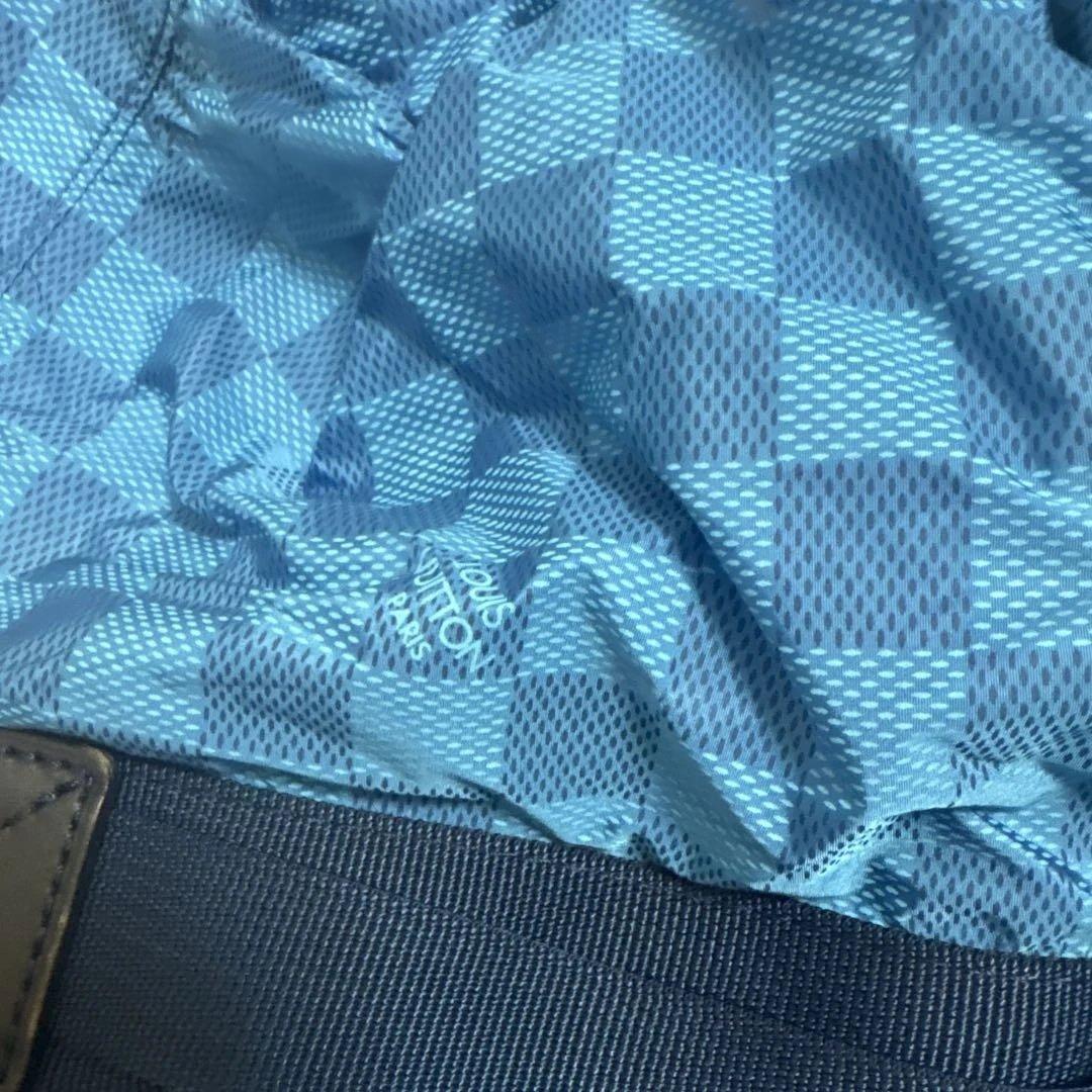 青いチェック柄ボストンバッグ