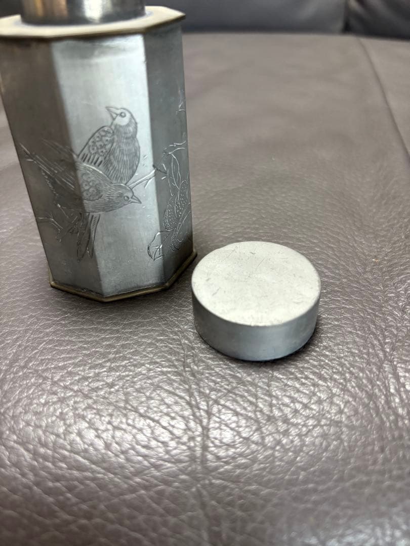 茶入れ物　花鳥図