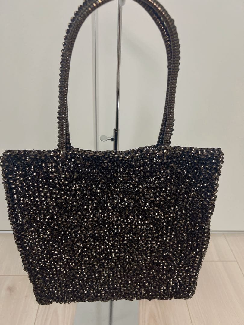 【最終値下げ】【超美品】ANTEPRIMA スクエアラージ　ブラック　ポーチ付き