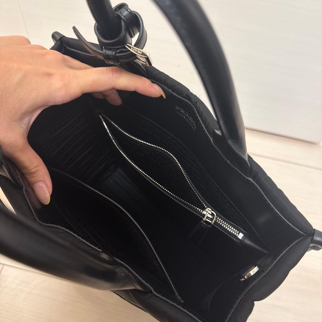PRADA ブラック キルティング ハンドバッグ