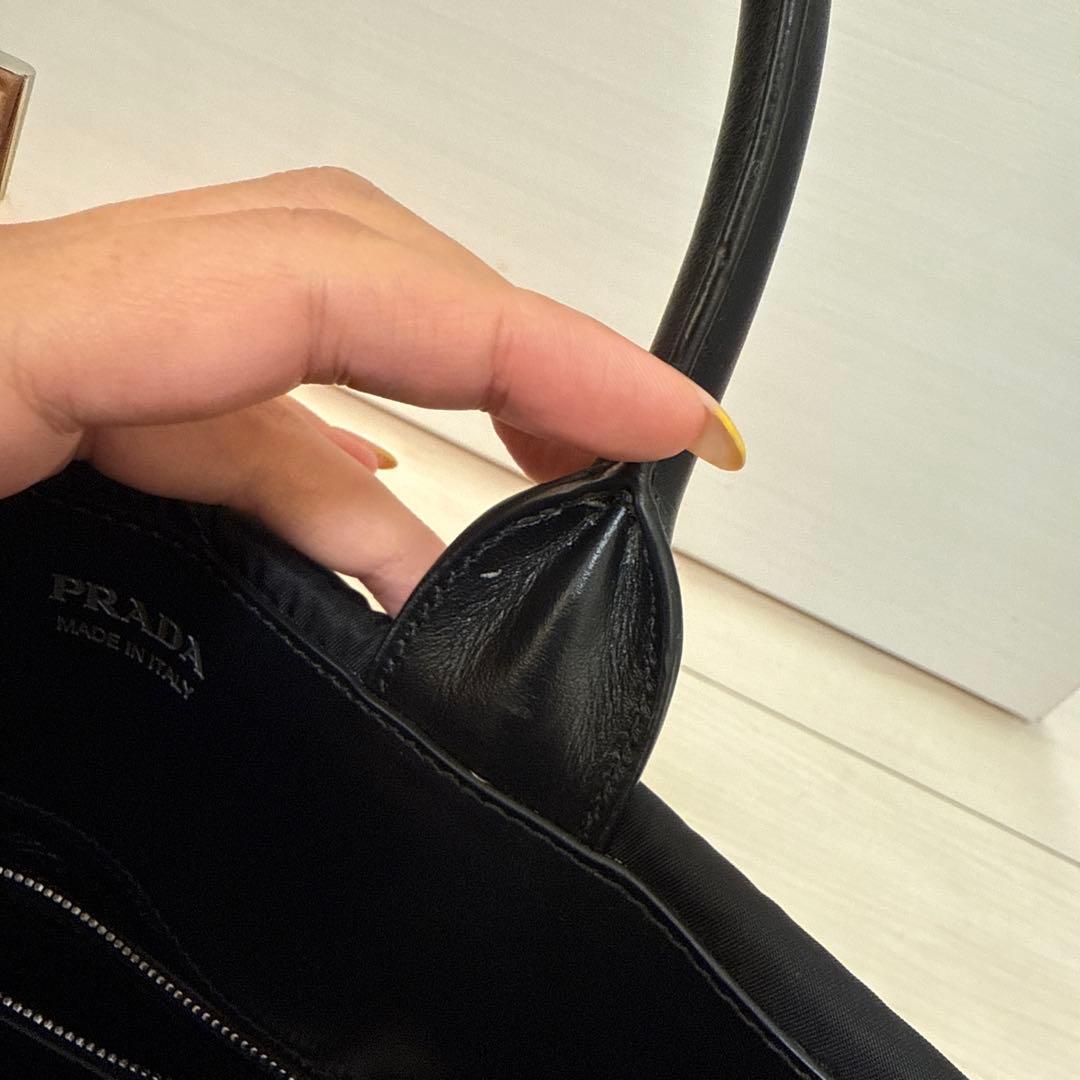 PRADA ブラック キルティング ハンドバッグ