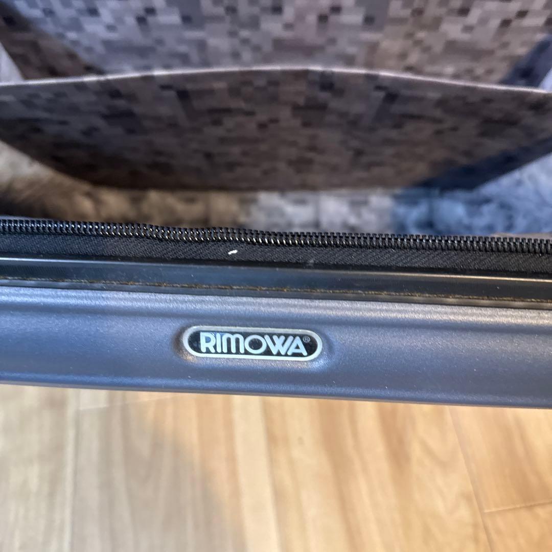 RIMOWA グレー 中型キャリーケース