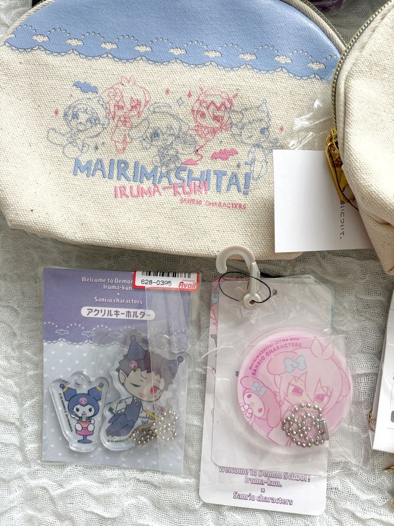 魔入りました！入間くん　ルームシューズ　タオル　バッグチャーム　ポーチ