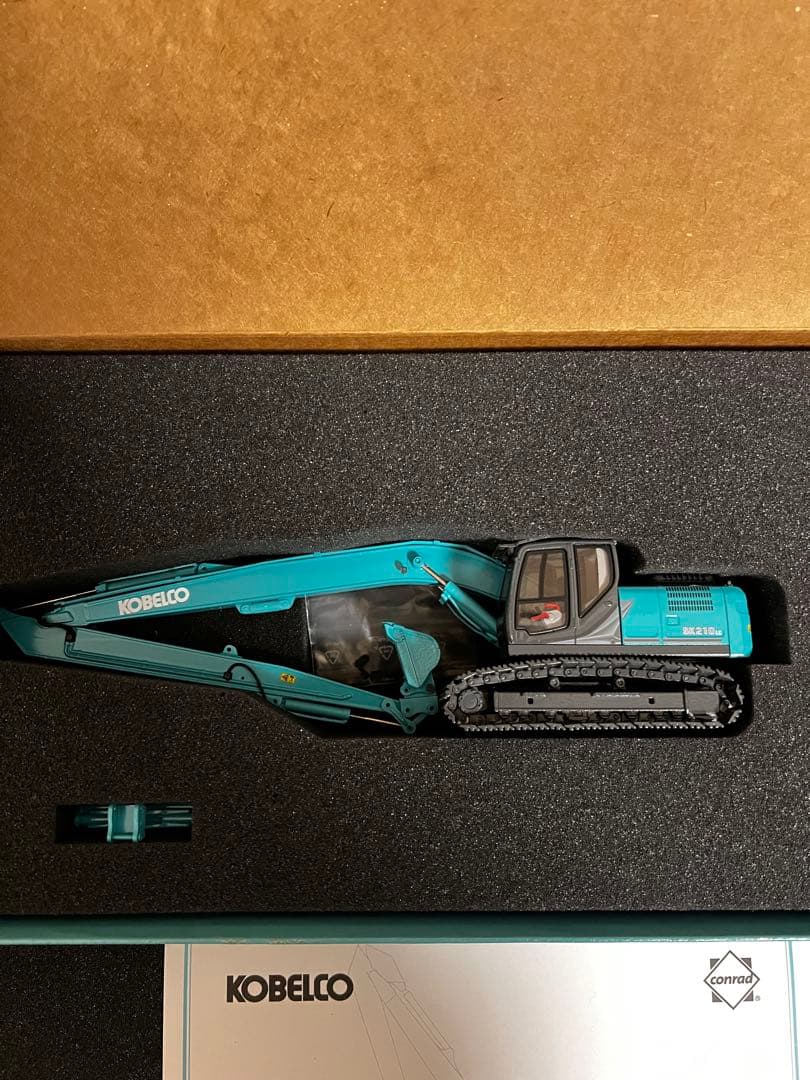 400台限定‼️コベルコ　SK210LC-11 1/50 コレクターエディション