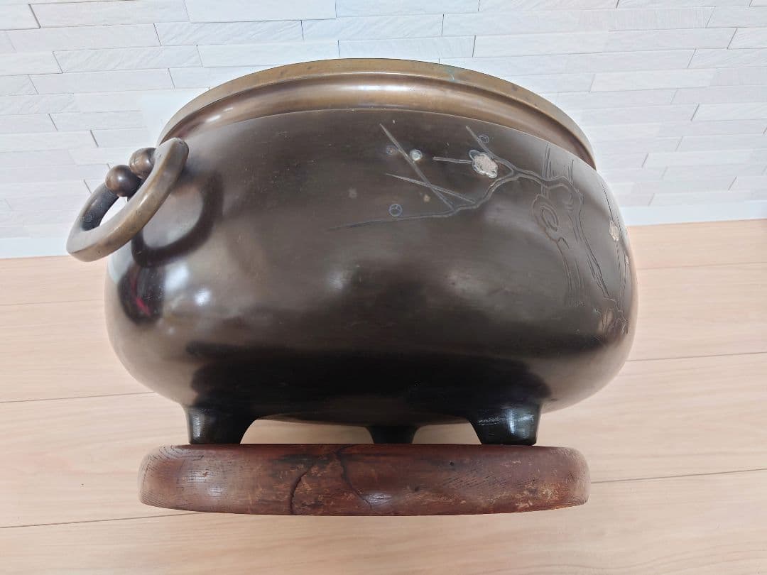 古銅　時代物　梅銀象嵌　瓶掛　大火鉢