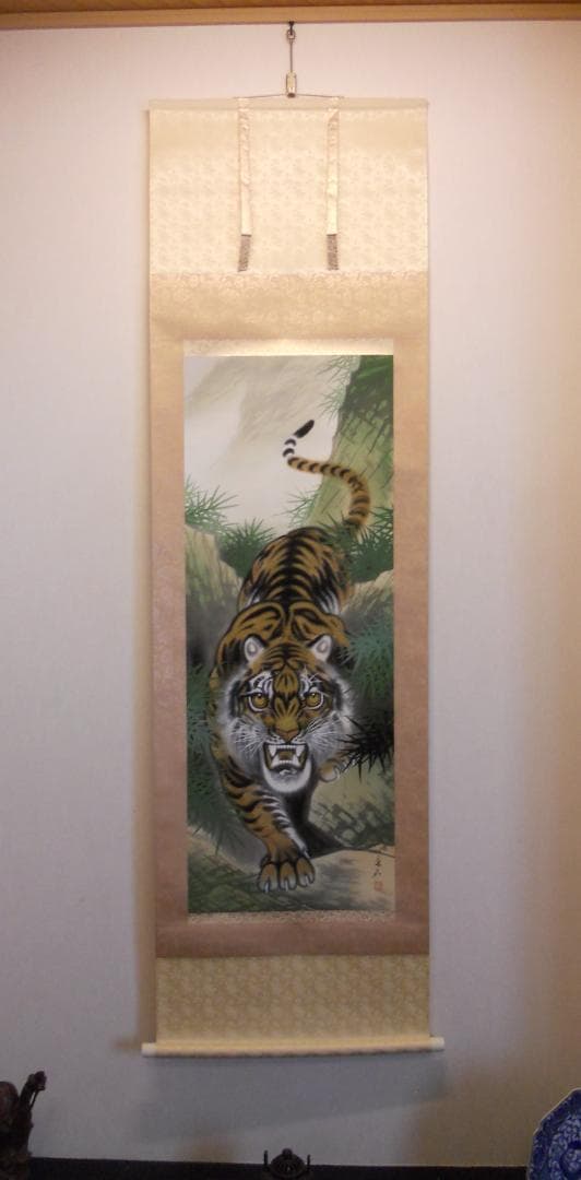 掛け軸 宋石 猛虎 絹本 希少 軸装 茶道具 掛軸 美品 です。