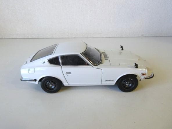 特価 EBBRO (1/24) ニッサン Fair Lady ZL S30