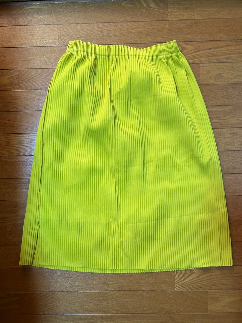 イッセイミヤケ me イエロープリーツタイトスカート