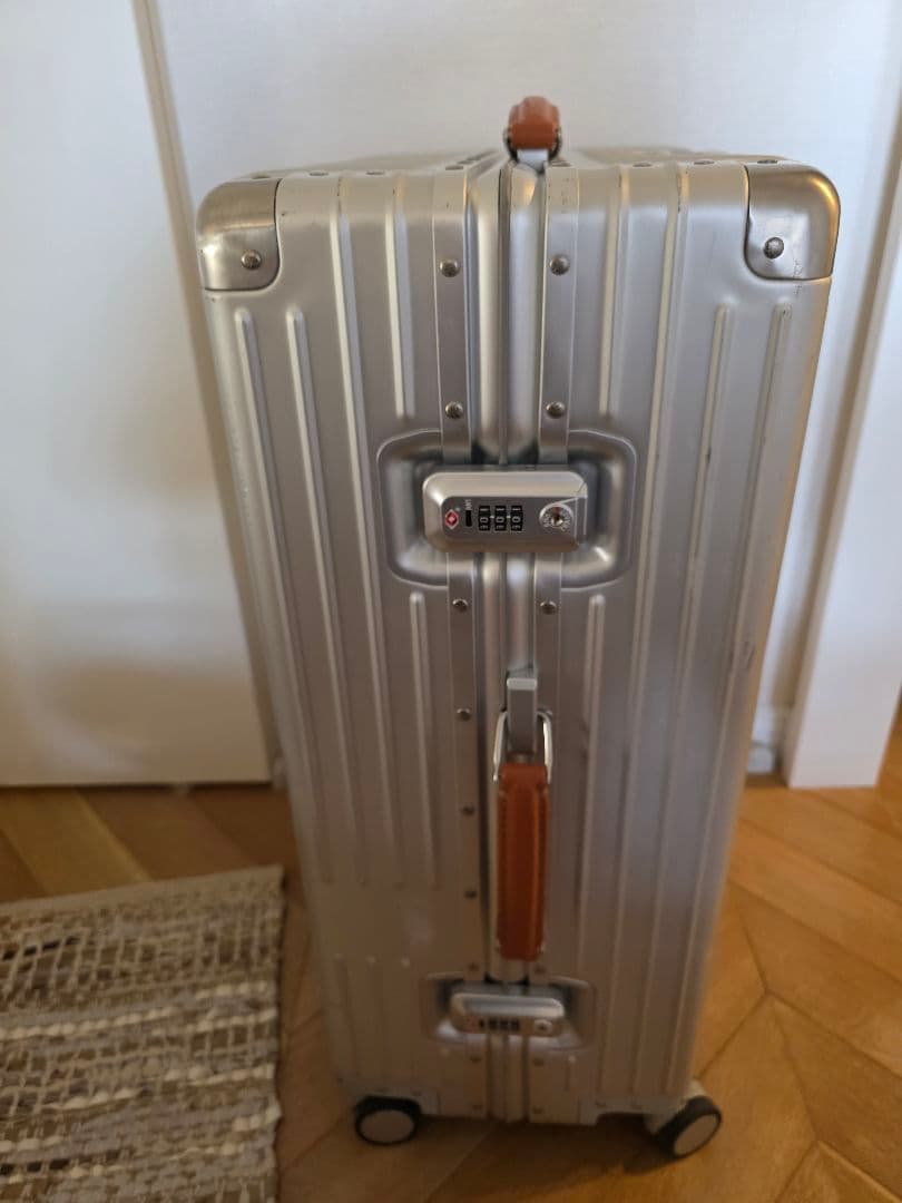 イノベーター　アルミ　スーツケース　70l