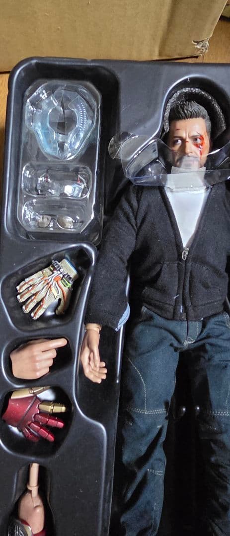 hottoys 『アイアンマン３』トニー・スターク（マンダリン邸襲撃版）