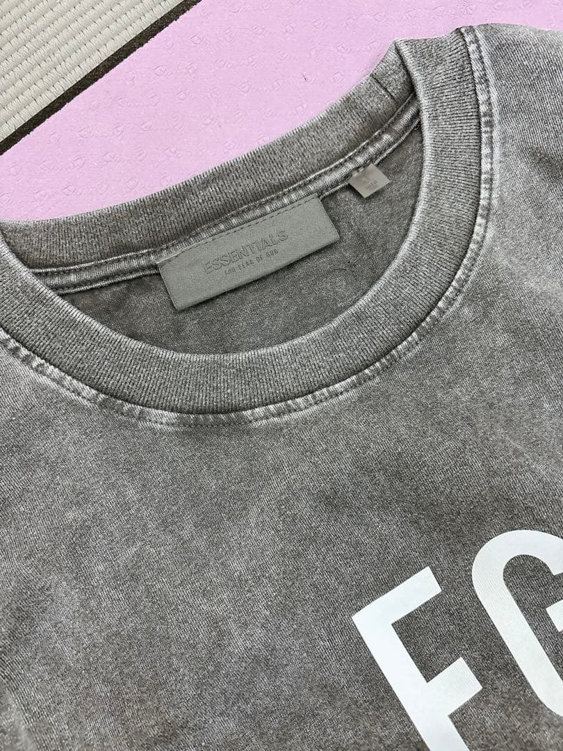 【ESSENTIALS】FEAR OF GOD フィア オブ ゴッド Tシャツ