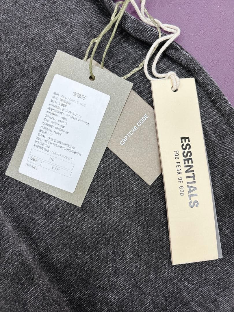 【ESSENTIALS】FEAR OF GOD フィア オブ ゴッド Tシャツ