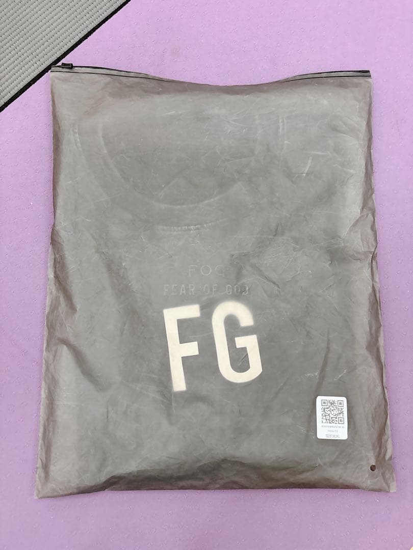 【ESSENTIALS】FEAR OF GOD フィア オブ ゴッド Tシャツ
