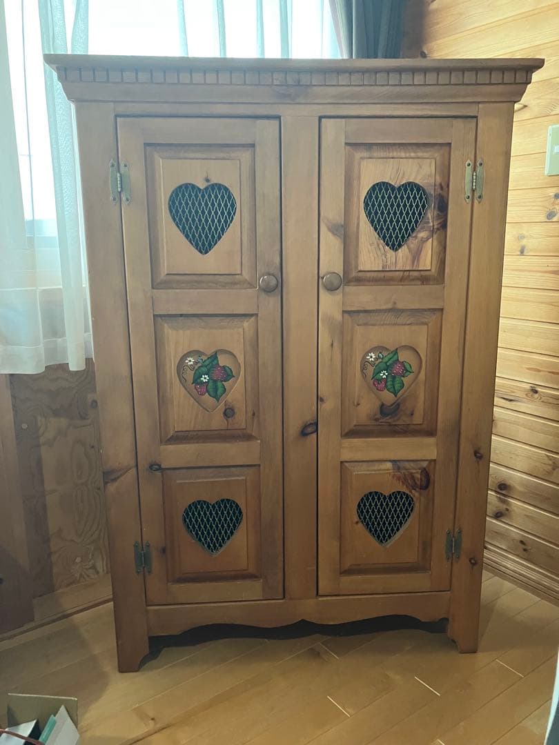 ナチュラルウッドハート型キャビネット