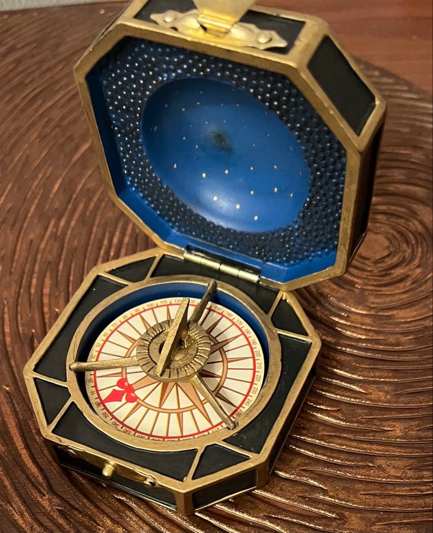 アシェット パイレーツオブカリビアン 宝箱 コンパス ブックカバー