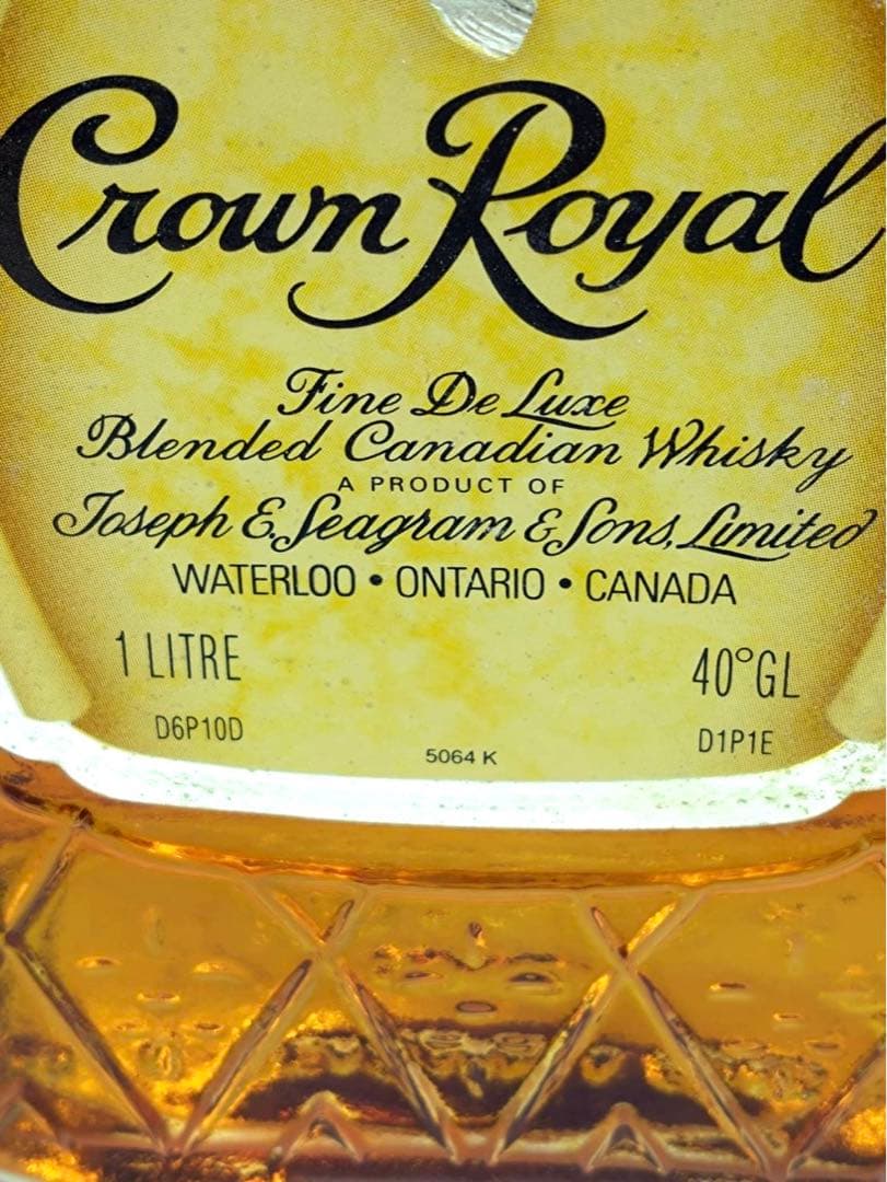 Crown  カナディアンウイスキー 1L 40%